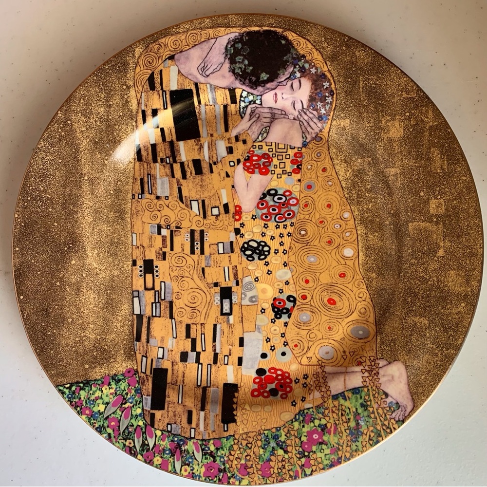 The Gustave Klimpt Collection “The Kiss” Porcelain 10.5” Serving Plate & Spatula - Picture 6 of 9